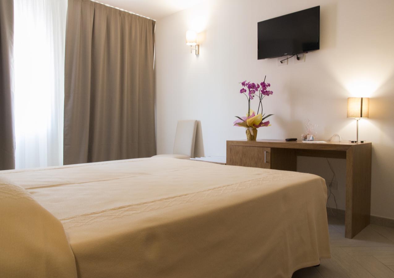 Hotel Maria Golfo Aranci Extérieur photo